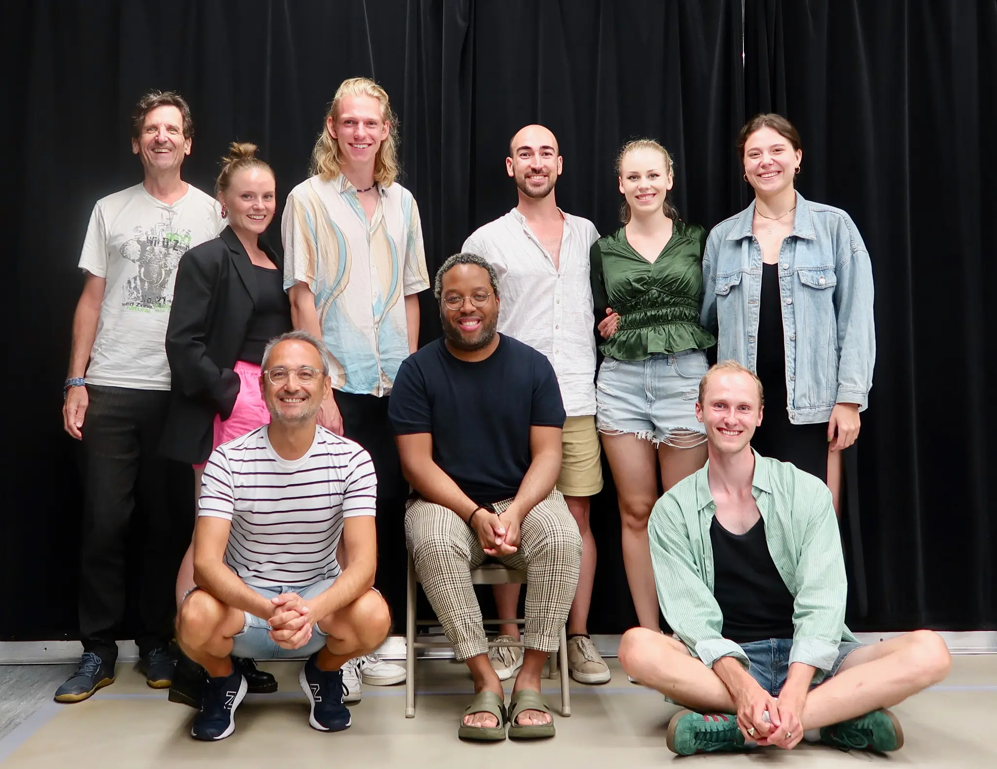 Jamon Maple with students in studio